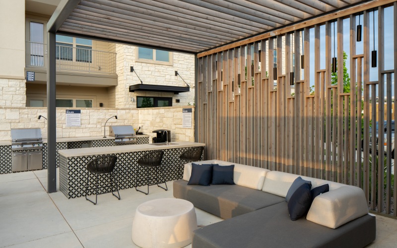 Outdoor Kitchen with Grills